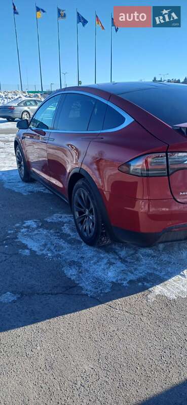 Позашляховик / Кросовер Tesla Model X 2017 в Львові