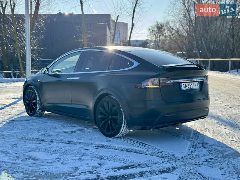 Позашляховик / Кросовер Tesla Model X 2019 в Києві