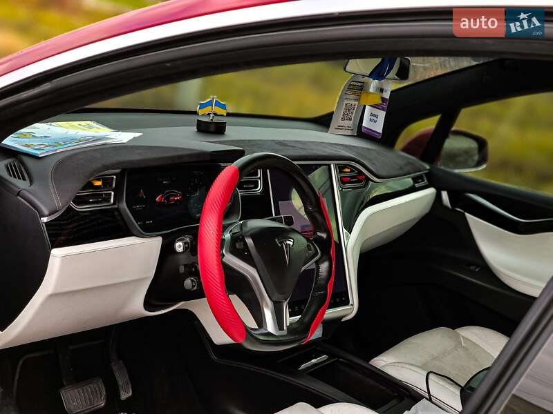 Внедорожник / Кроссовер Tesla Model X 2016 в Ужгороде