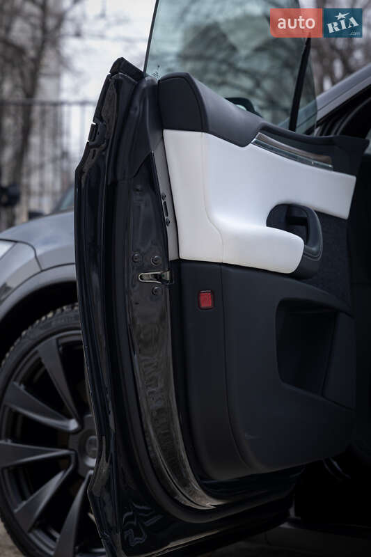 Внедорожник / Кроссовер Tesla Model X 2022 в Харькове