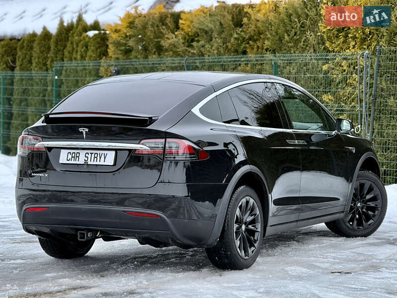 Позашляховик / Кросовер Tesla Model X 2017 в Стрию