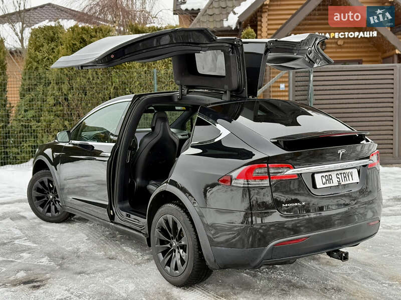 Позашляховик / Кросовер Tesla Model X 2017 в Стрию