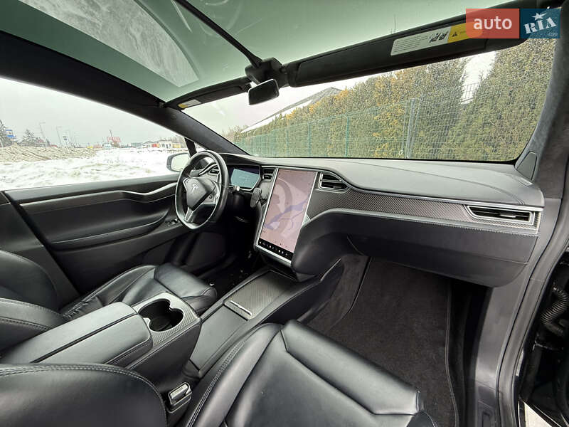 Позашляховик / Кросовер Tesla Model X 2017 в Стрию