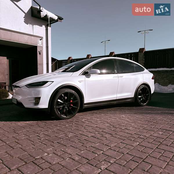 Позашляховик / Кросовер Tesla Model X 2016 в Рівному фото 12 Позашляховик / Кросовер Tesla Model X 2016 в Рівному
