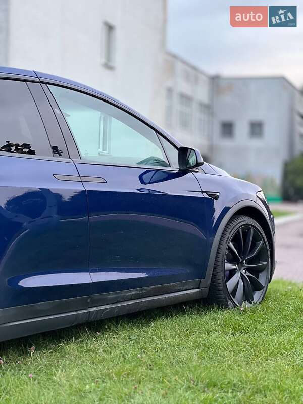 Позашляховик / Кросовер Tesla Model X 2016 в Рівному фото 7 Позашляховик / Кросовер Tesla Model X 2016 в Рівному