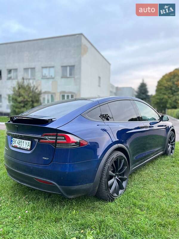 Позашляховик / Кросовер Tesla Model X 2016 в Рівному фото 11 Позашляховик / Кросовер Tesla Model X 2016 в Рівному