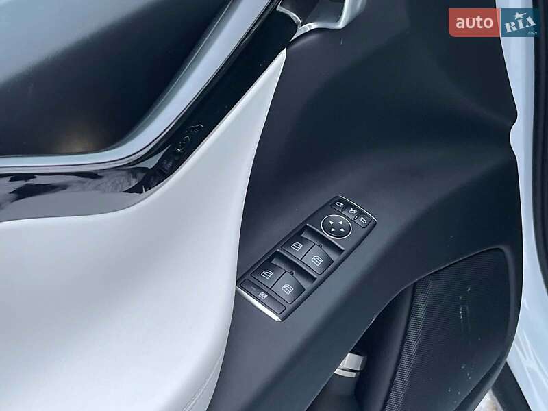 Позашляховик / Кросовер Tesla Model X 2019 в Києві