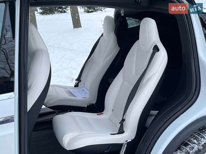 Позашляховик / Кросовер Tesla Model X 2019 в Києві
