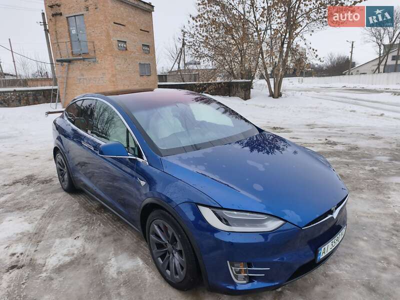 Tesla Model X 2019