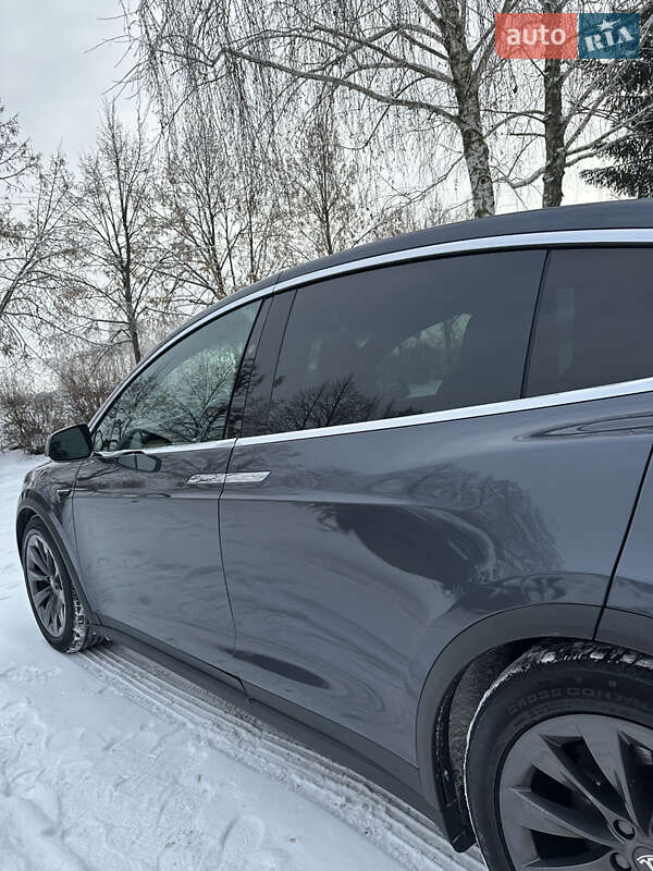 Позашляховик / Кросовер Tesla Model X 2018 в Києві