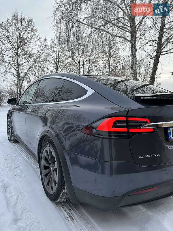 Позашляховик / Кросовер Tesla Model X 2018 в Києві