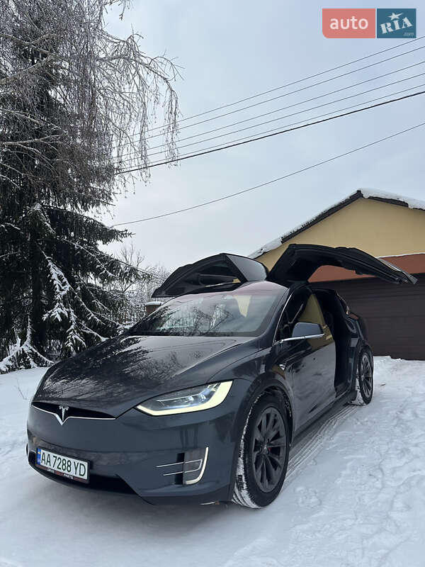 Позашляховик / Кросовер Tesla Model X 2018 в Києві