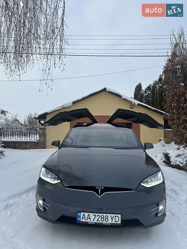 Позашляховик / Кросовер Tesla Model X 2018 в Києві