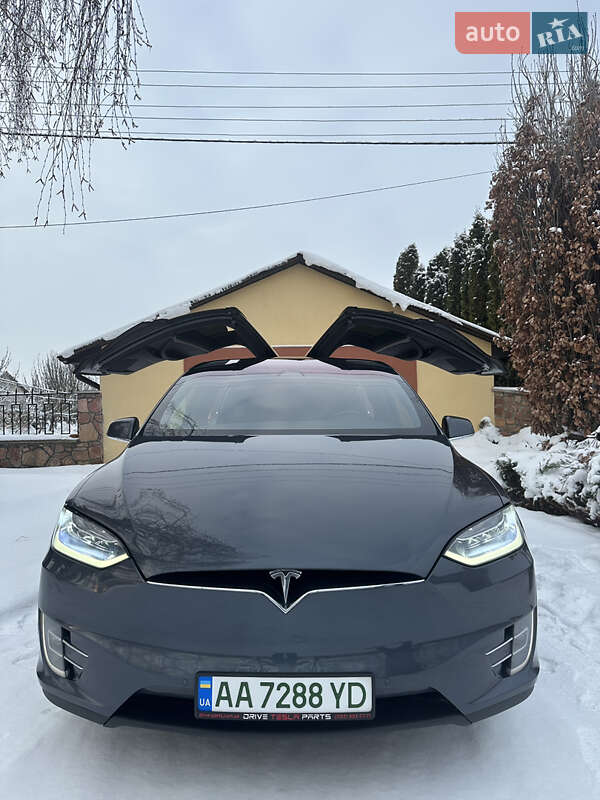 Позашляховик / Кросовер Tesla Model X 2018 в Києві