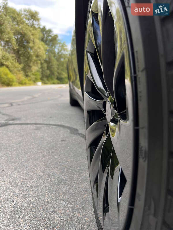 Позашляховик / Кросовер Tesla Model X 2017 в Кременчуці фото 3 Позашляховик / Кросовер Tesla Model X 2017 в Кременчуці