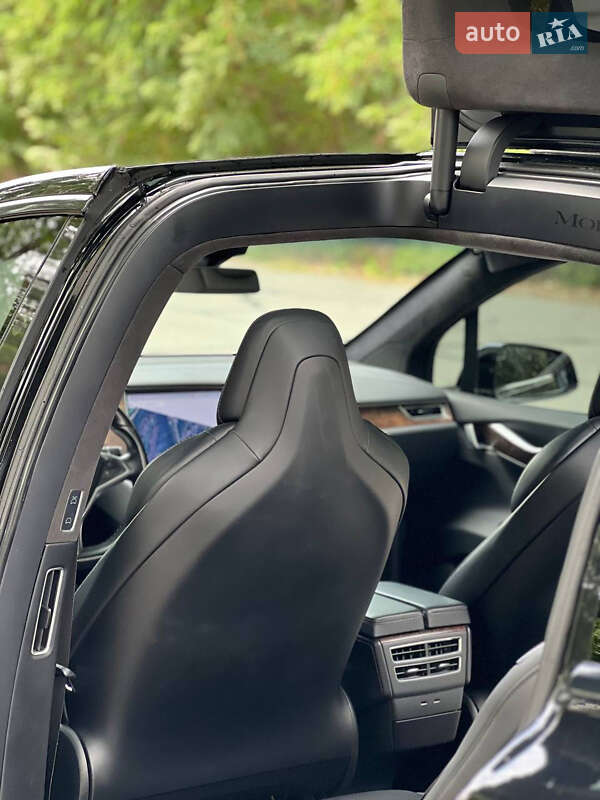 Позашляховик / Кросовер Tesla Model X 2017 в Кременчуці фото 12 Позашляховик / Кросовер Tesla Model X 2017 в Кременчуці