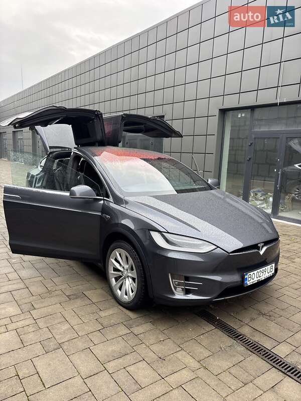 Позашляховик / Кросовер Tesla Model X 2016 в Тячеві фото 12 Позашляховик / Кросовер Tesla Model X 2016 в Тячеві