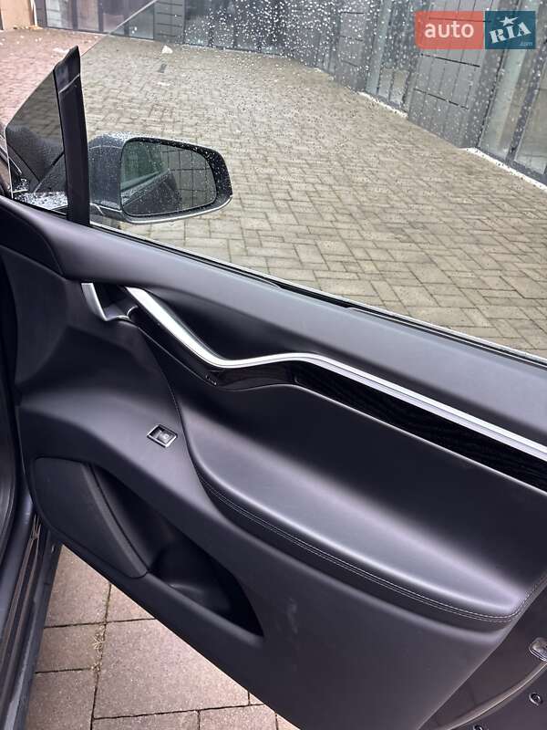 Позашляховик / Кросовер Tesla Model X 2016 в Тячеві фото 17 Позашляховик / Кросовер Tesla Model X 2016 в Тячеві