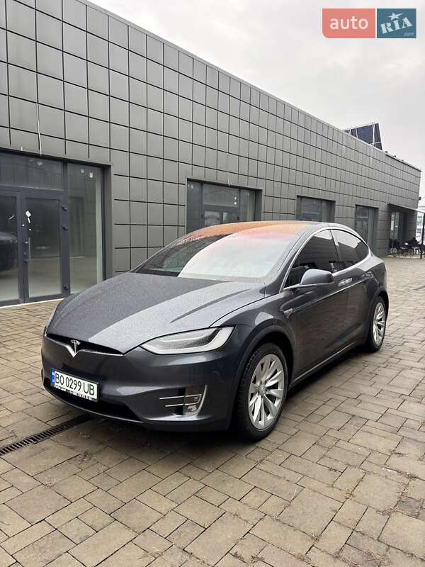 Позашляховик / Кросовер Tesla Model X 2016 в Тячеві фото 32 Позашляховик / Кросовер Tesla Model X 2016 в Тячеві