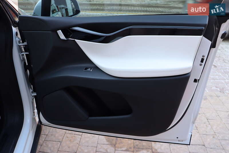 Внедорожник / Кроссовер Tesla Model X 2019 в Львове