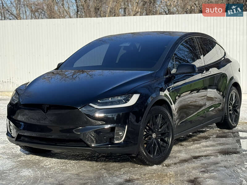 Tesla Model X 2019