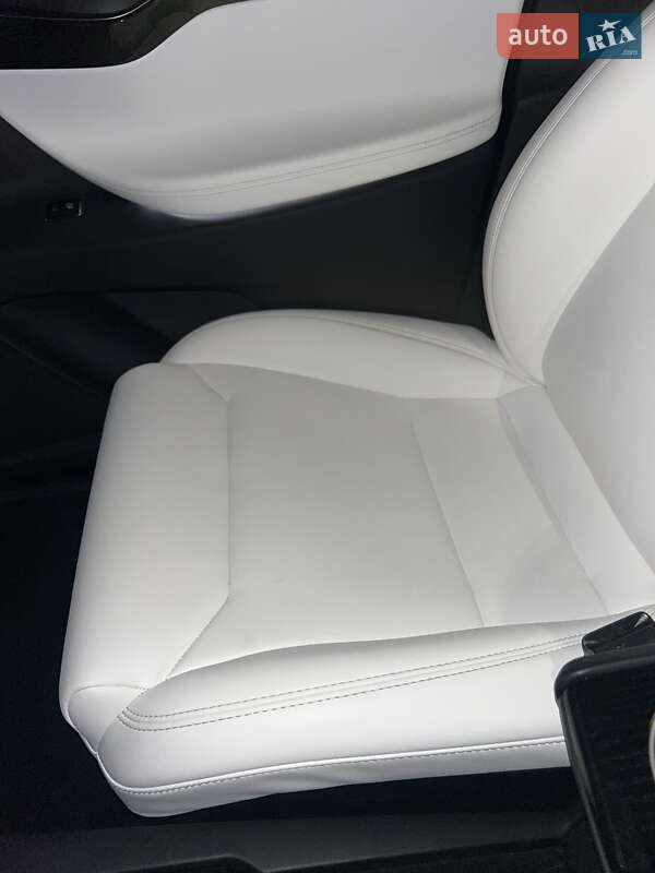 Позашляховик / Кросовер Tesla Model X 2017 в Черкасах фото 47 Позашляховик / Кросовер Tesla Model X 2017 в Черкасах