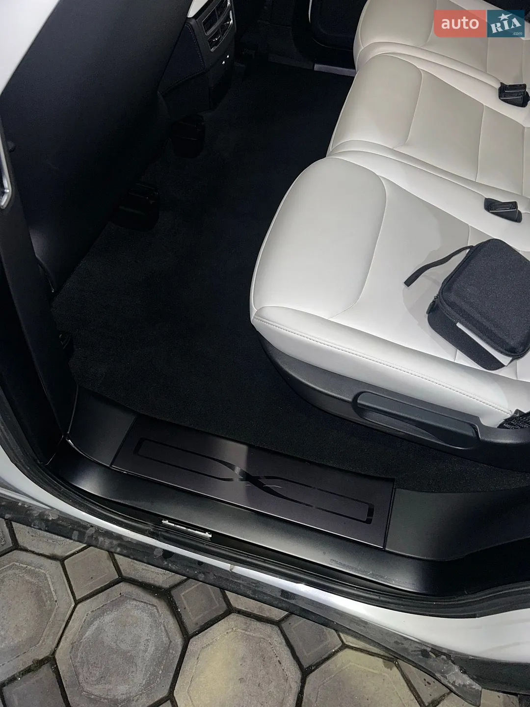 2017 Tesla Model X - мініатюра 51