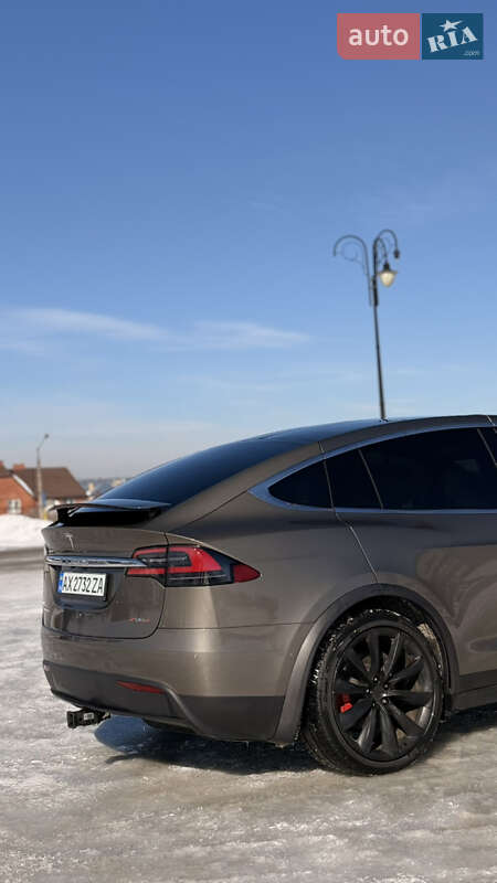 Позашляховик / Кросовер Tesla Model X 2016 в Харкові