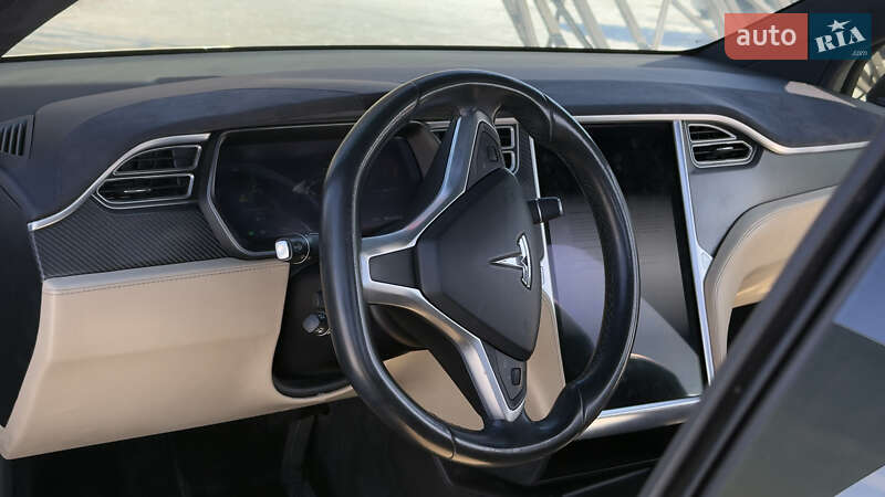 Позашляховик / Кросовер Tesla Model X 2016 в Харкові