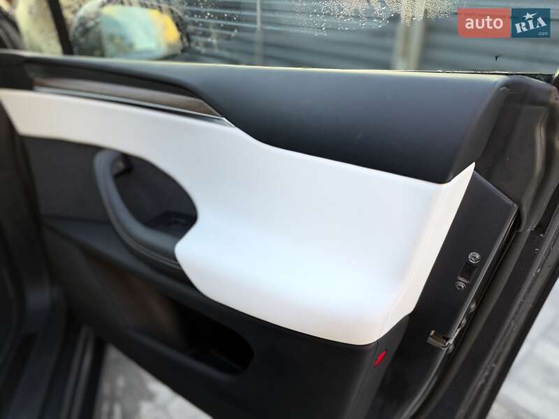 Внедорожник / Кроссовер Tesla Model X 2022 в Черновцах