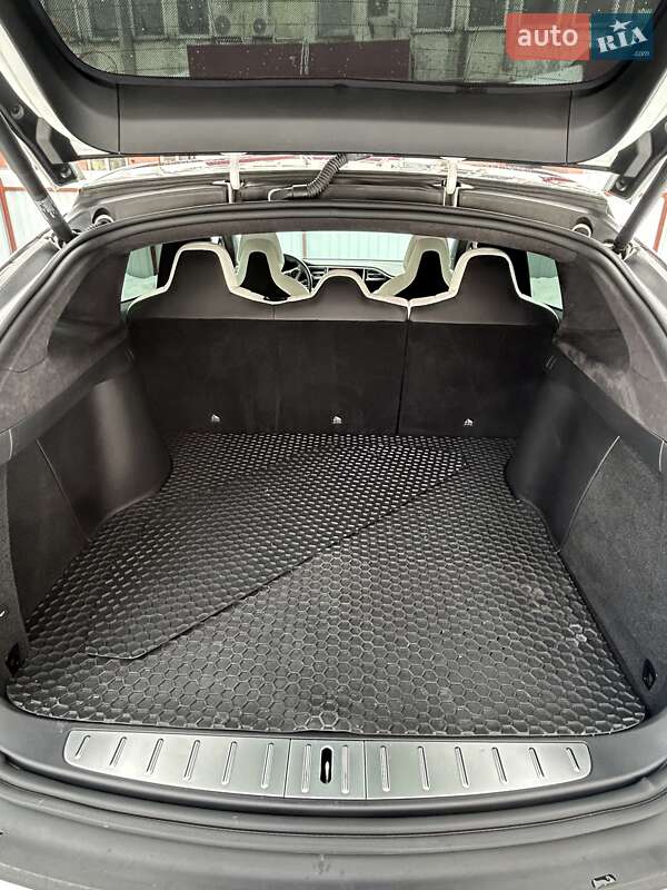 Позашляховик / Кросовер Tesla Model X 2017 в Черкасах фото 39 Позашляховик / Кросовер Tesla Model X 2017 в Черкасах