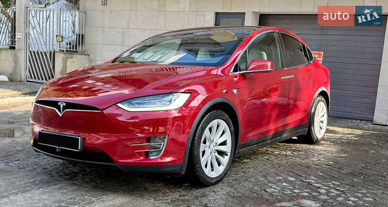 Позашляховик / Кросовер Tesla Model X 2018 в Львові