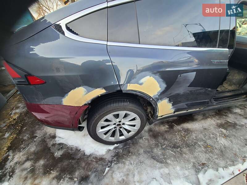Позашляховик / Кросовер Tesla Model X 2016 в Черкасах фото 4 Позашляховик / Кросовер Tesla Model X 2016 в Черкасах