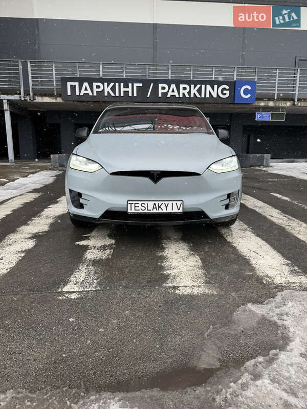 Внедорожник / Кроссовер Tesla Model X 2018 в Киеве