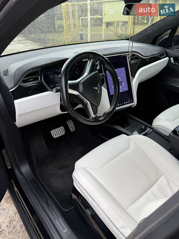 Позашляховик / Кросовер Tesla Model X 2016 в Одесі