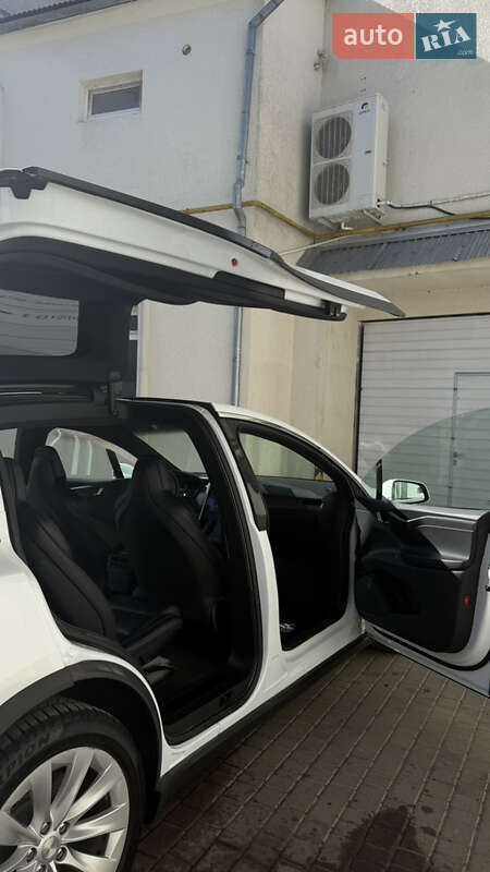 Внедорожник / Кроссовер Tesla Model X 2020 в Одессе