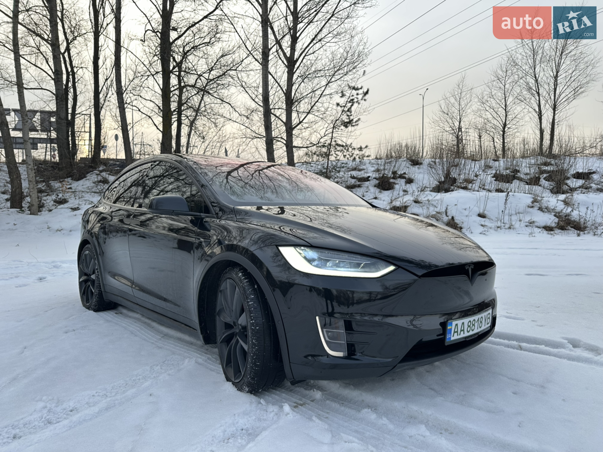 Tesla Model X 2019 VIN 5YJXCBE46KF181297 фото оголошення 4 з 28