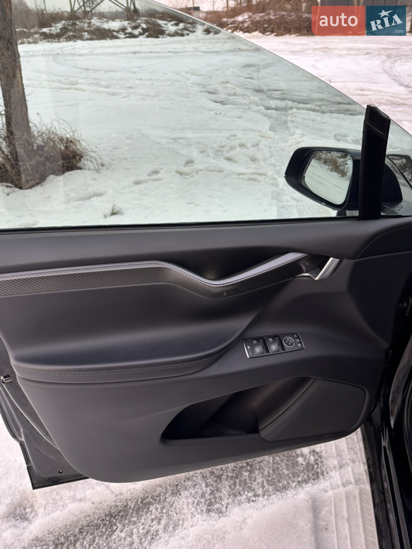 Tesla Model X 2019 VIN 5YJXCBE46KF181297 фото оголошення 16 з 28