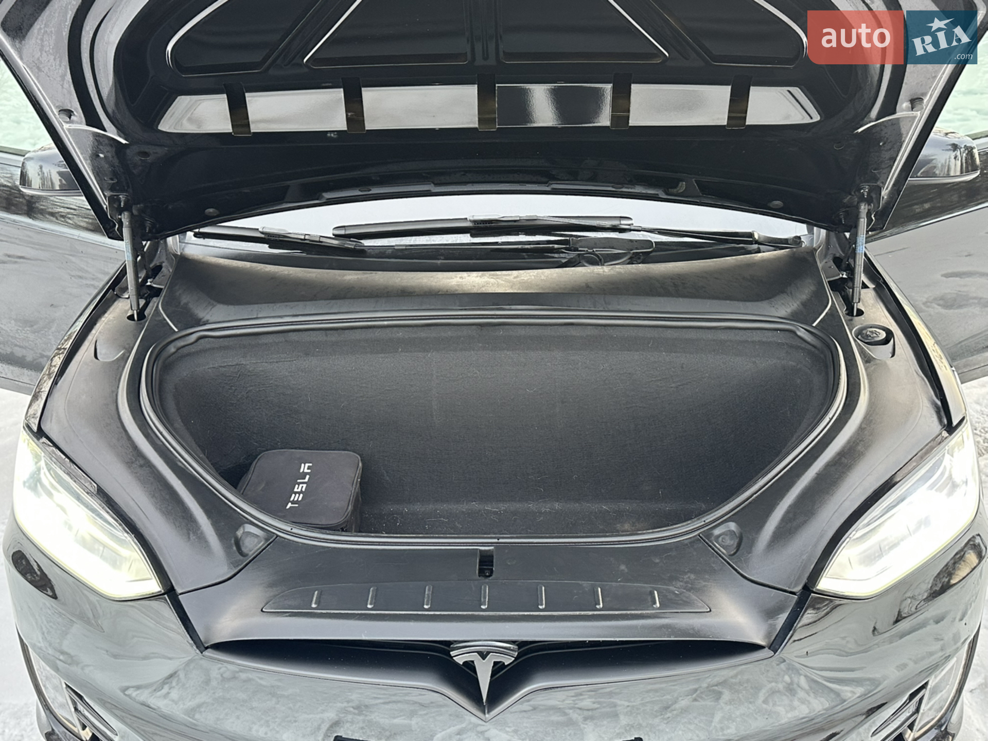 Tesla Model X 2019 VIN 5YJXCBE46KF181297 фото оголошення 24 з 28