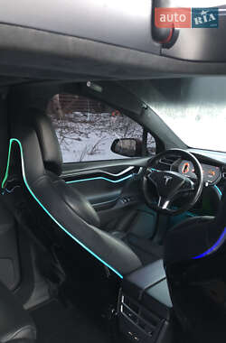 Внедорожник / Кроссовер Tesla Model X 2016 в Гостомеле