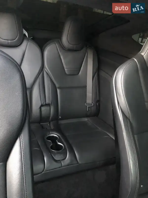 Tesla Model X 2016 VIN 5YJXCBE42GF021988 фото оголошення 9 з 40