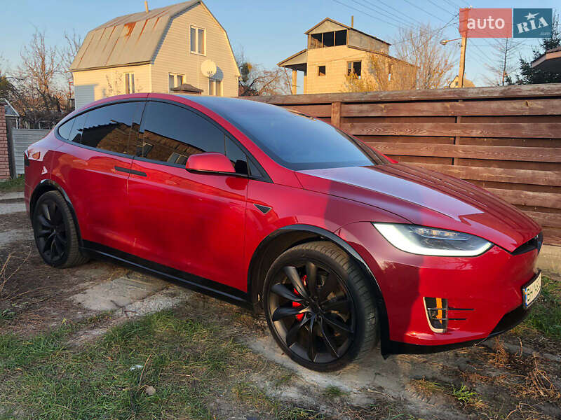 Внедорожник / Кроссовер Tesla Model X 2016 в Гостомеле
