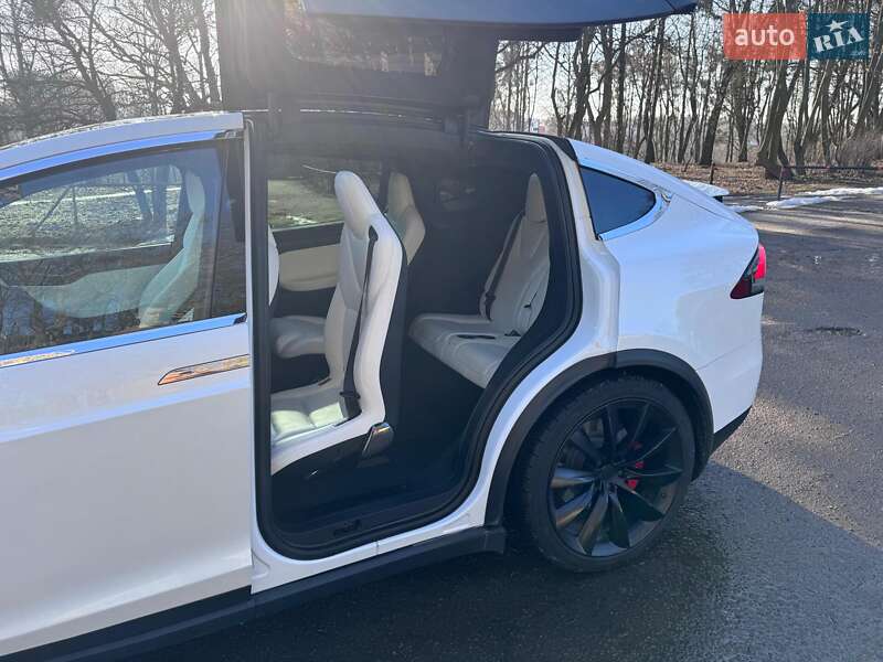 Позашляховик / Кросовер Tesla Model X 2020 в Львові