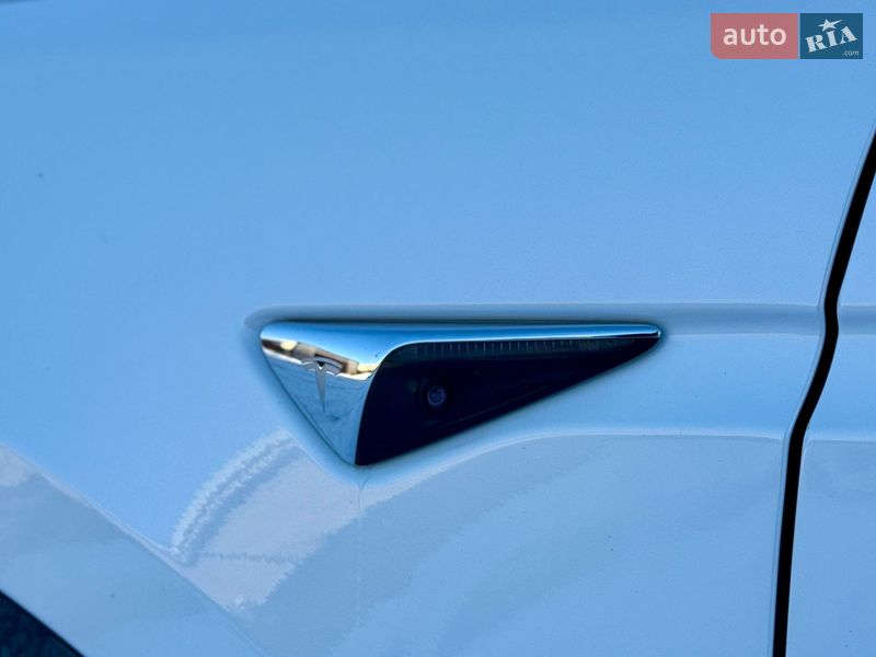 Внедорожник / Кроссовер Tesla Model X 2017 в Тернополе