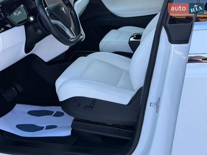 Внедорожник / Кроссовер Tesla Model X 2017 в Тернополе