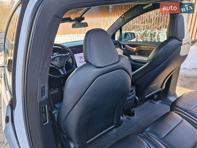 Внедорожник / Кроссовер Tesla Model X 2019 в Виннице