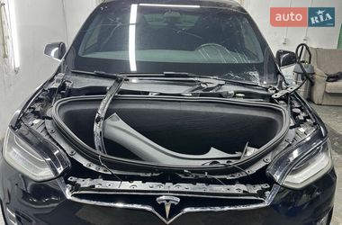 Позашляховик / Кросовер Tesla Model X 2020 в Каневі