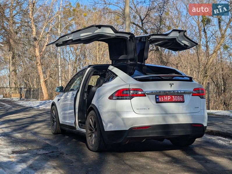 Позашляховик / Кросовер Tesla Model X 2017 в Києві