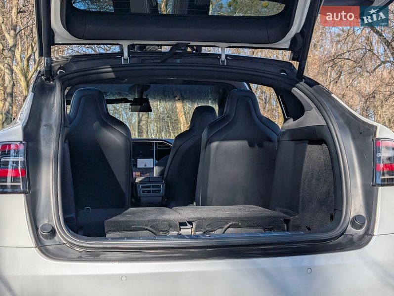 Позашляховик / Кросовер Tesla Model X 2017 в Києві