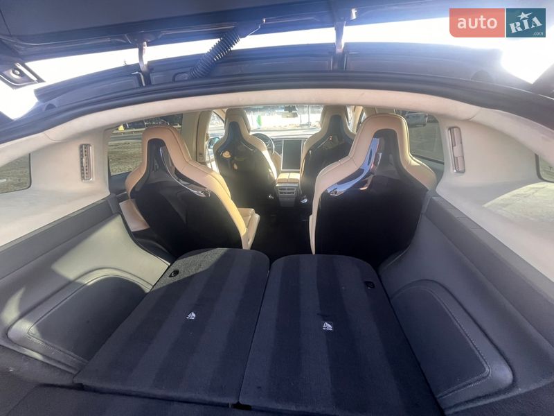 Позашляховик / Кросовер Tesla Model X 2016 в Бродах